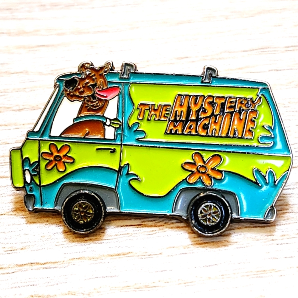 Scooby-Doo The Mystery Machine Lapel Pin Moving Wheels Rare Universal Studios